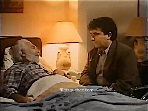 Les acteurs Paul Soles (g.) et Saul Rubinek (d.) dans la comédie sentimentale "Falling Over Backwards" (Mort Ransen, 1990) - Capture d'écran ©filmsquebec.com